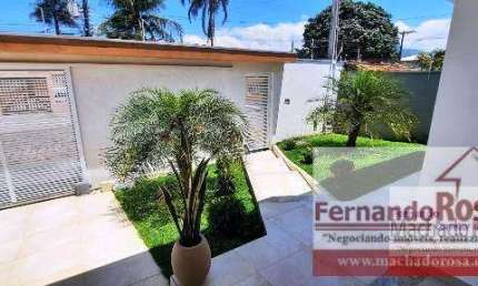 Casa para Venda em Caraguatatuba, Jardim Britânia, 4 dormitórios, 1 suíte, 3 banheiros, 6 vagas