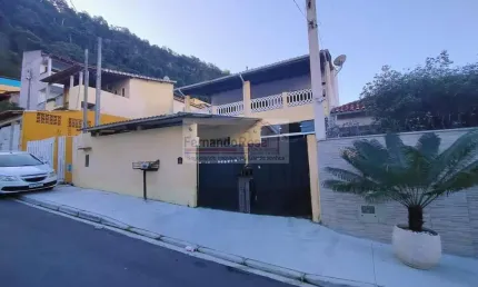 Sobrado para Venda em São Sebastião, Topolândia, 6 dormitórios, 1 suíte, 3 banheiros, 3 vagas