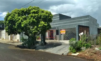 Casa com 3 quartos à venda na Rua Devair Leonardo Peruzzi, 485, Residencial Abussafe, Cambé