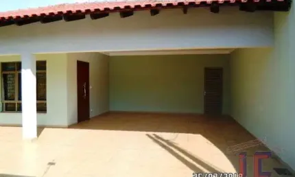 Casa com 3 quartos à venda na Rua Chile, 258, Centro, Cambé
