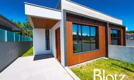 Casa à venda - 3 quartos em São João do Rio Vermelho - Florianópolis/SC