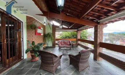 CASA ASSOBRADADA com 3 dormitórios à venda, 331 m² por R$ 1.484.000 - Vila Galvão - Guarulhos/SP