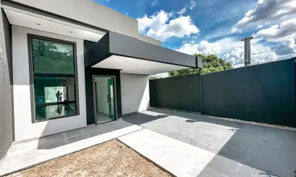 Casa Térrea de 130m² com 3 Quartos e 2 Vagas no Novo Aleixo / Águas Claras
