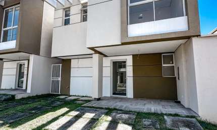 Villa Toscana - Casa duplex de 119m² com 3 Suítes e 2 Vagas no Parque das Laranjeiras