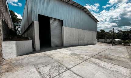 Galpão Industrial de 800m² com pé direito alto no Novo Aleixo - Águas Claras para Aluguel