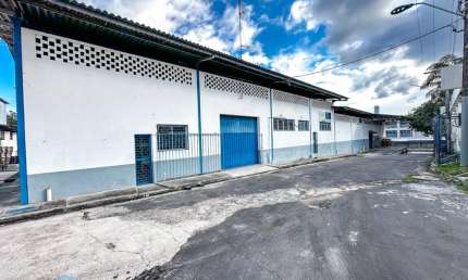 Galpão Industrial 1.374,60m² com escritório e Doca no Distrito Industrial I