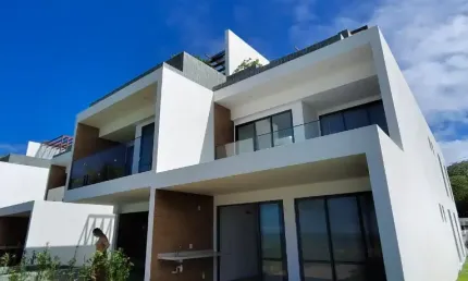 Casa em Tamandaré Beira Mar pé na Areia 110m² 3 quartos com Piscina Novas