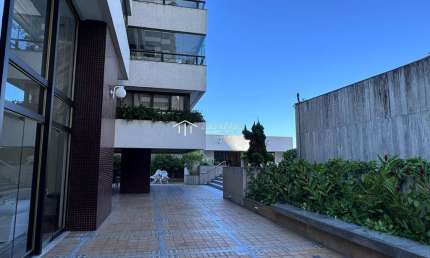 Imperdível apartamento à venda na Graça, Salvador-BA: 4 quartos, 4 suítes, 2 salas, 5 banheiros, 8 vagas de garagem, 240m².