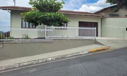 Casa com 2 quartos à venda na Vila Lenzi, Jaraguá do Sul , 97 m2 por R$ 745.000
