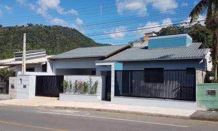 Casa com 3 quartos à venda no Jaraguá 99, Jaraguá do Sul , 153 m2 por R$ 720.000