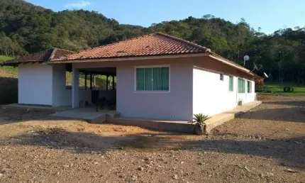 Chácara / sítio com 2 quartos à venda em Garibaldi, Jaraguá do Sul , 154 m2 por R$ 1.800.000