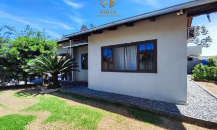 Casa à venda em no Bairro Nereu Ramos em Jaraguá do Sul-SC