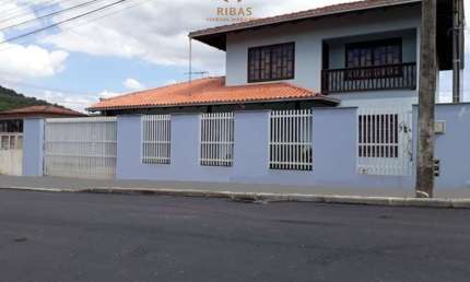 CASA AMPLA PARA LOCAÇÃO NA BARRA DO RIO CERRO EM JARAGUÁ DO SUL