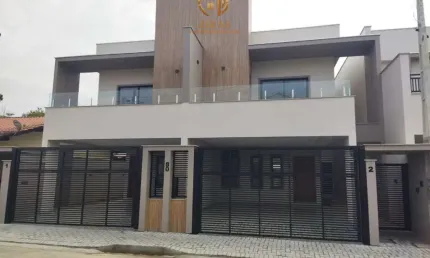 Geminado duplex de alto padrão com 03 suítes no bairro amizade em jaraguá do sul