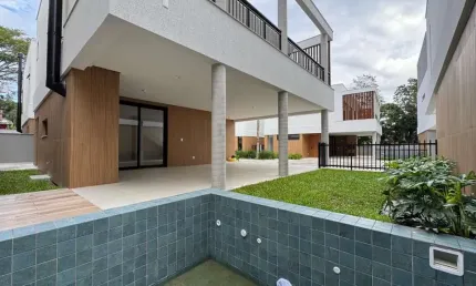 Casa em condomínio fechado com 3 quartos à venda na rodovia haroldo soares glavan, --, cacupé, florianópolis, 241 m2 por r$ 2.650.000