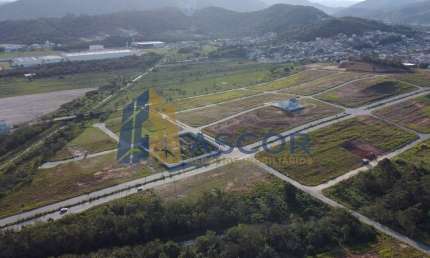 Terreno à venda na Avenida Leoberto Leal, --, Barreiros, São José por R$ 370.690