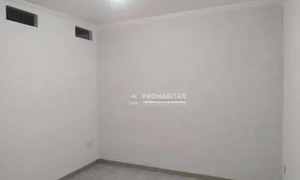 Alugo ótima sala comercial piso superior na Cidade Dutra