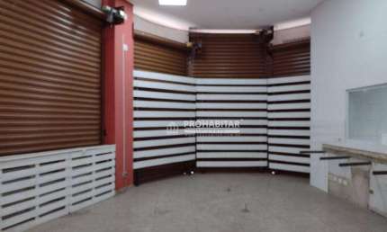 Alugo excelente salão comercial de125m² com mezanino e com vagas estacionamento em frente ao Assaí da Teotônio Vilela