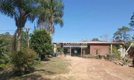 Vendo ótimo sítio no bairro Engenheiro Marsilac. região de Parelheiros, É um sítio agrícola de produção orgânicas certificada, ela tem 33.000m²