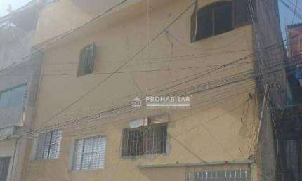 Vendo ótimo Sobrado no Jardim Progresso com 4 casas no mesmo quintal, com terreno de 200m² sendo 8 de frente por 25 de fundos, com 180m² construção