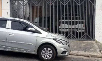 Vendo excelente sobrado na Vila Campo Grande, com 2 dormitórios com armários e varanda, sala, cozinha móveis planejados, repleto de armários