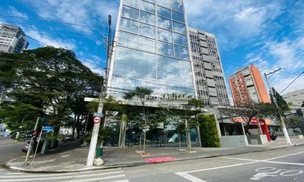 Prédio para alugar na Avenida Adolfo Pinheiro, --, Santo Amaro, São Paulo