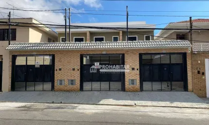 Vendo excelente sobrado na região da Sabará, Campo Grande com 120m² de área construída e 120m² de terreno, 3 dormitórios sendo 1 suíte, 2 vagas