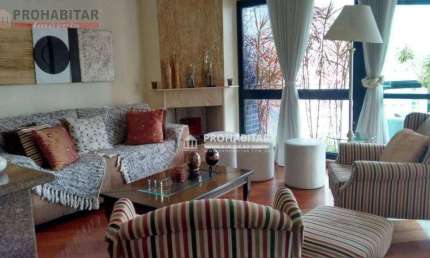 Vendo maravilhoso apartamento de alto padrão no Morumbi de 165 m² ,  com 04 dormitórios sendo 03 Suítes, com Piso assoalho e repleto de Armários