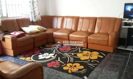 Vendo sobrado para renda com 2 quartos, cozinha, sala, 01 banheiro, lavanderia, quintal, e edícula com banheiro, com 02 vagas de garagem
