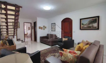 Sobrado com 3 dormitórios à venda no Jardim das Camélias