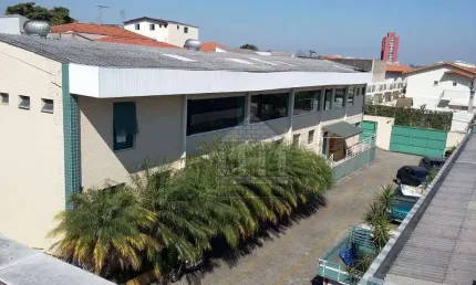 Prédio para alugar na Rua Santo André, --, Vila São Pedro, São Paulo