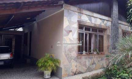 Casa com 3 dormitórios à venda ou aluguel na Vila Friburgo
