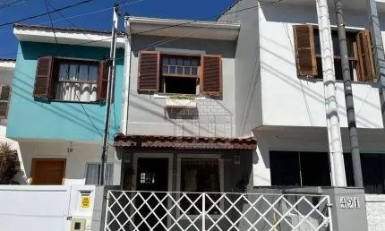 Casa com 2 quartos para alugar na Rua Sincorá, --, Jardim Umuarama, São Paulo