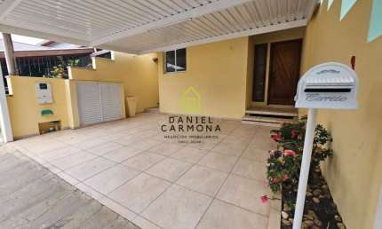 Linda Casa Térrea 02 Dorm/01 Suíte - Condomínio Portal das Acácias - Indaiatuba/SP