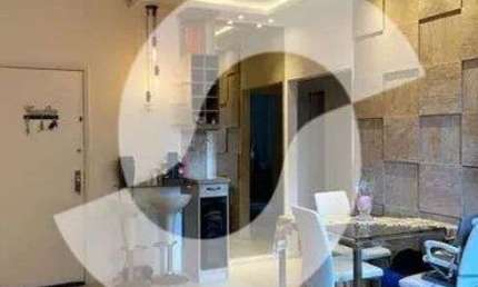Apartamento à venda 2 quartos, 01 vaga, reformado, em Icaraí - Niterói - RJ