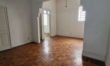 Casa comercial para alugar na Rua Marechal Deodoro, 102, Centro, Juiz de Fora