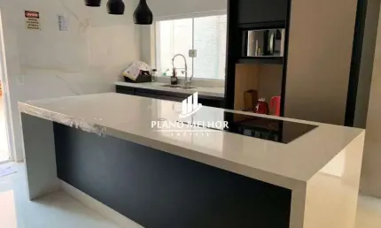 Sobrado Alto Padrão na Penha / Vila Granada à Venda com 4 Dormitórios sendo 1 Suíte e 2 Vagas, 207M² AC e 210M² T - SO1298