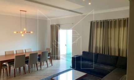 Casa para Venda em Caldas Novas, Jardim Hanashiro, 3 dormitórios, 1 suíte, 2 banheiros, 4 vagas