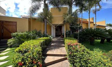 Casa em Condomínio para Venda em Caldas Novas, Jardim Metodista, 3 dormitórios, 1 suíte, 3 banheiros, 2 vagas