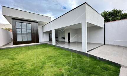 Casa para Venda em Caldas Novas, Estância Itaguaí 2, 4 dormitórios, 3 suítes, 4 banheiros, 3 vagas