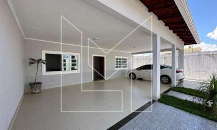 Casa para Venda em Caldas Novas, Estância Itanhangá, 3 dormitórios, 2 suítes, 4 banheiros, 4 vagas