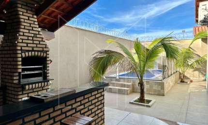 Casa para Venda em Morrinhos, Cristina Park 1, 3 dormitórios, 1 suíte, 3 banheiros, 3 vagas