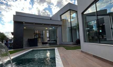 Casa em condomínio fechado com 3 quartos à venda na Colônia Agrícola Bernardo Sayão Chácara 10B, 10, Guará II, Brasília