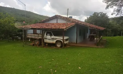 Fazenda com 3 salas à venda na Avenida Goiás, 2, Setor Central, Goiânia