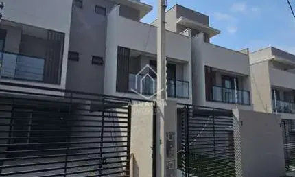 Sobrado Triplex Frente de Rua - Vista Alegre - 184m²