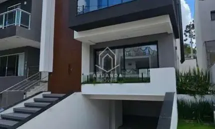 Casa em condomínio- 3 Suítes - 213m²- Santa Cândida