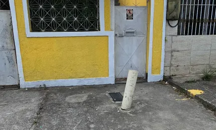 Casa na estrada do Moinho em Campo Grande, Próxima academia Baiense, em Rio de Janeiro-RJ.