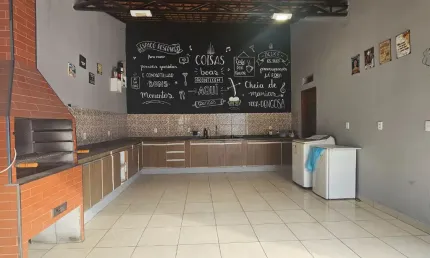Linda Casa de 4 quartos , Conjunto Rio Maracanã  Bairro Flores