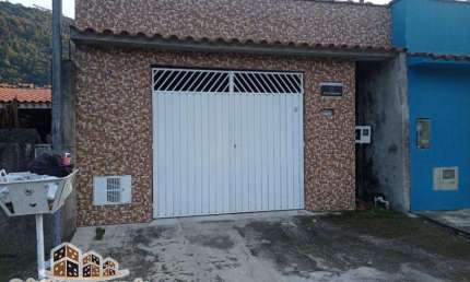 Casa com 2 quartos à venda no Jardim Olaria, Caraguatatuba  por R$ 250.000