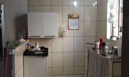 Casa com 2 quartos à venda no Jardim Tarumãs, Caraguatatuba  por R$ 230.000